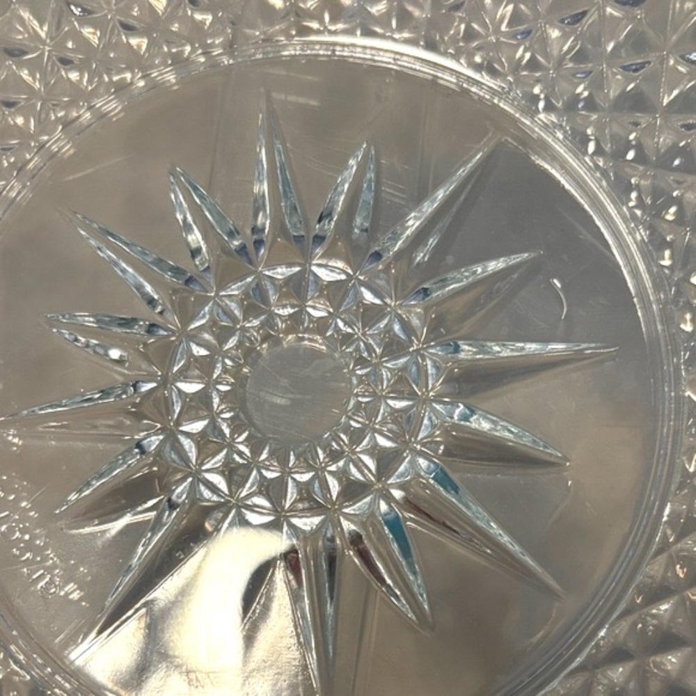 Elegant Vintage Clear Glass Serving Bowl - Picture 6 of 16